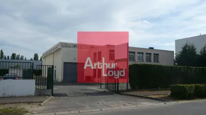 Immeuble indépendant à vendre - VAUX LE PENIL - Offre immobilière - Arthur Loyd